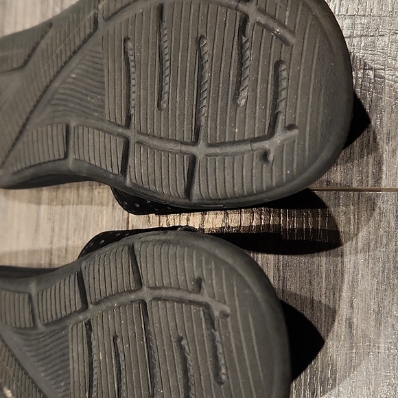 EUC Under Armour 4D Foam Boys sz 1Y Velcro sandals - Picture 5 of 6